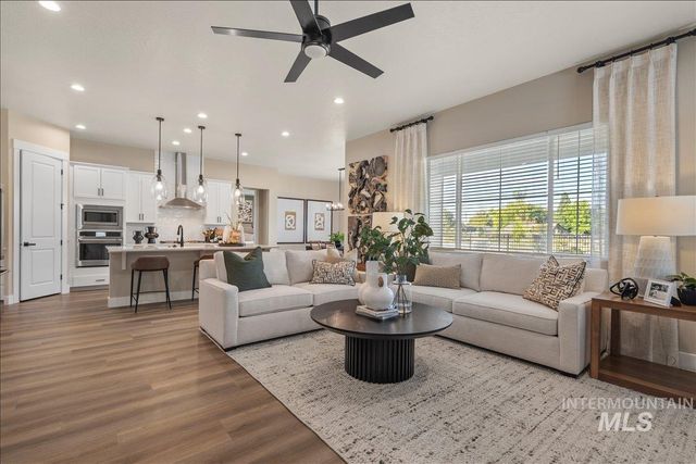 967 N Falling Water Way, Eagle, ID 83616