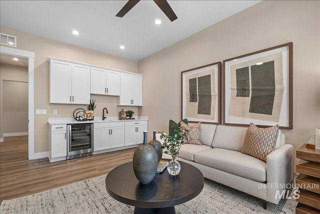 967 N Falling Water Way, Eagle, ID 83616