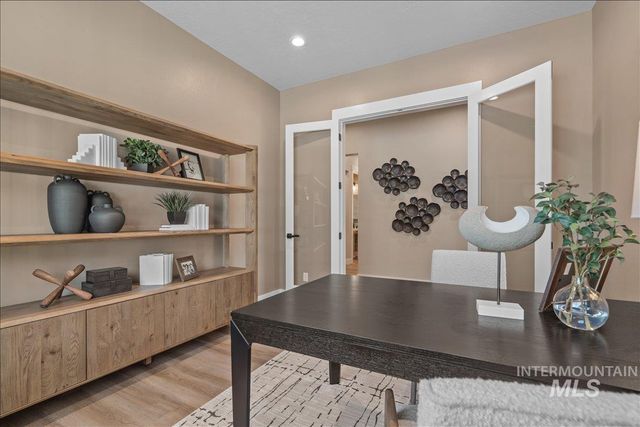 967 N Falling Water Way, Eagle, ID 83616