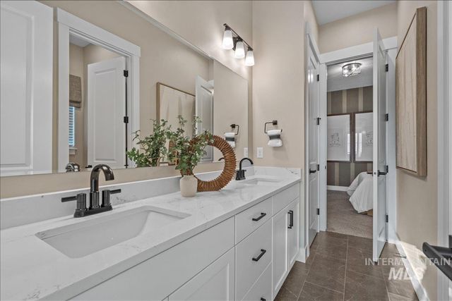 967 N Falling Water Way, Eagle, ID 83616