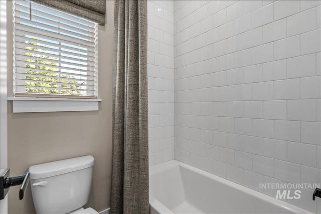 967 N Falling Water Way, Eagle, ID 83616