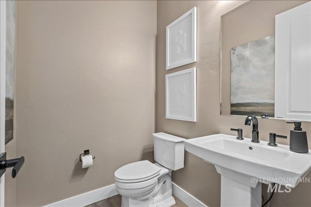 967 N Falling Water Way, Eagle, ID 83616