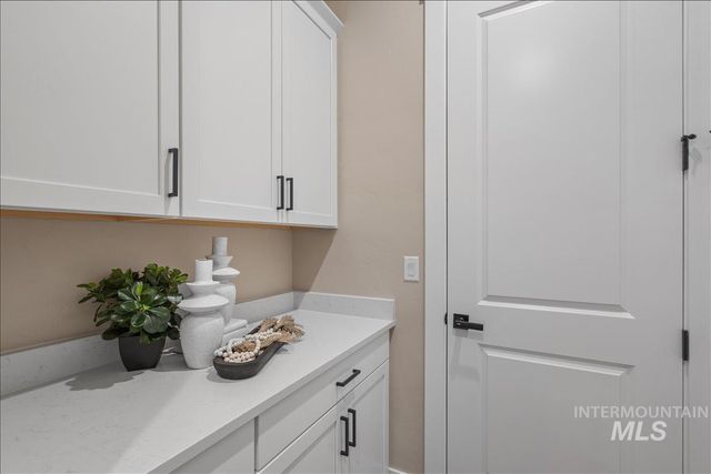 967 N Falling Water Way, Eagle, ID 83616