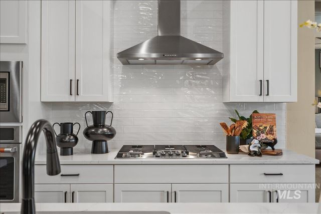 967 N Falling Water Way, Eagle, ID 83616