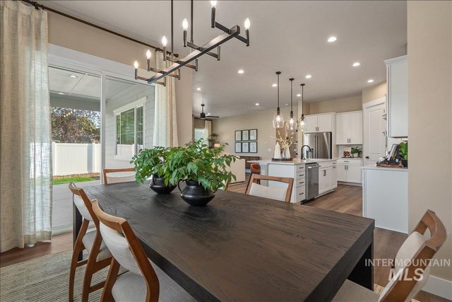 967 N Falling Water Way, Eagle, ID 83616