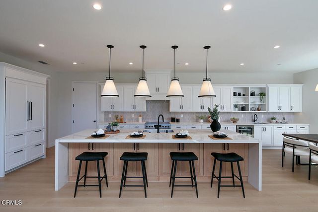 1048 Canyon Creek Place, Escondido, CA 92025