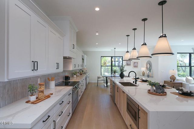 1048 Canyon Creek Place, Escondido, CA 92025