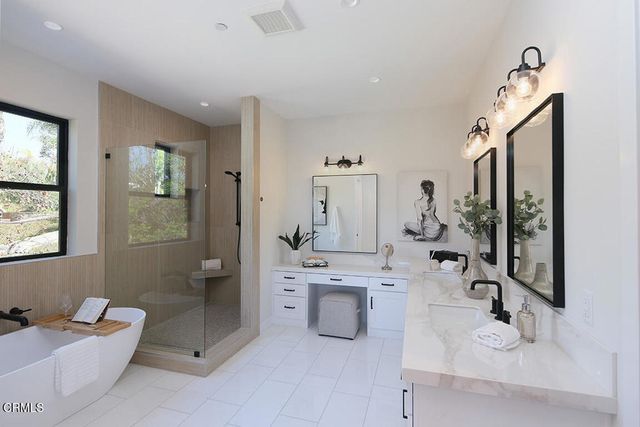 1048 Canyon Creek Place, Escondido, CA 92025