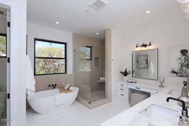 1048 Canyon Creek Place, Escondido, CA 92025