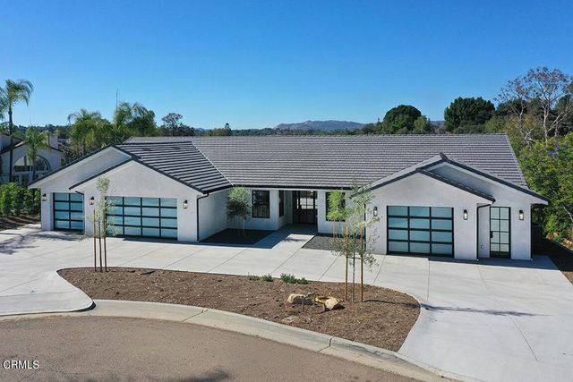 1048 Canyon Creek Place, Escondido, CA 92025