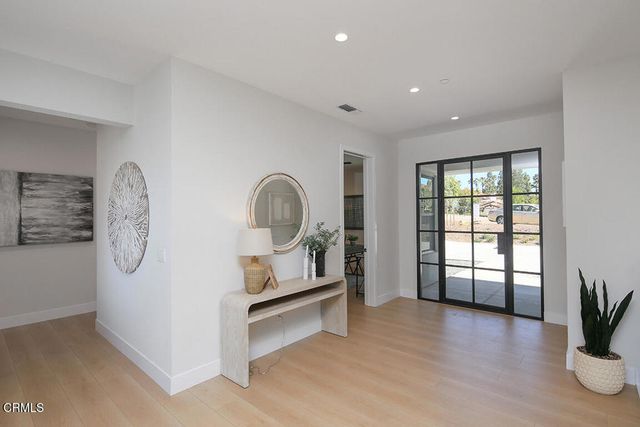 1048 Canyon Creek Place, Escondido, CA 92025