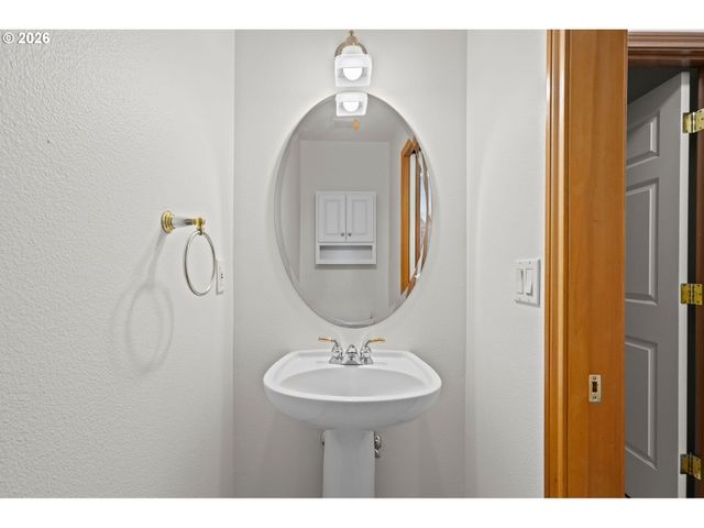 9713 Nw 26TH Ct, Vancouver, WA 98665