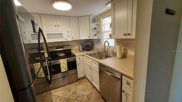 5154 TURQUOISE LANE 201, New Port Richey, FL 34652