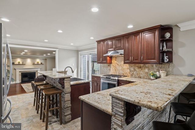 190 WESTOVER DR, Delran, NJ 08075