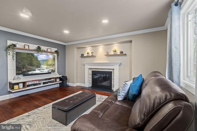 190 WESTOVER DR, Delran, NJ 08075