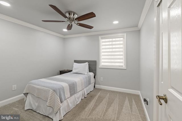 190 WESTOVER DR, Delran, NJ 08075