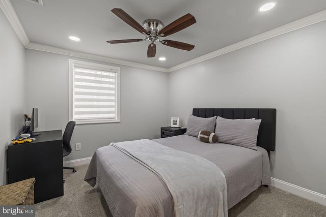 190 WESTOVER DR, Delran, NJ 08075