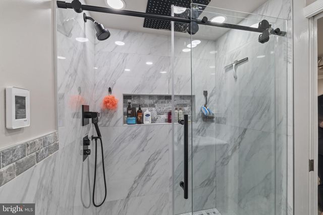 190 WESTOVER DR, Delran, NJ 08075