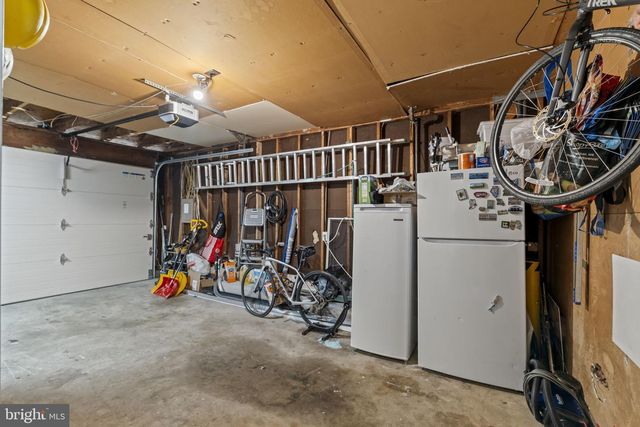 190 WESTOVER DR, Delran, NJ 08075