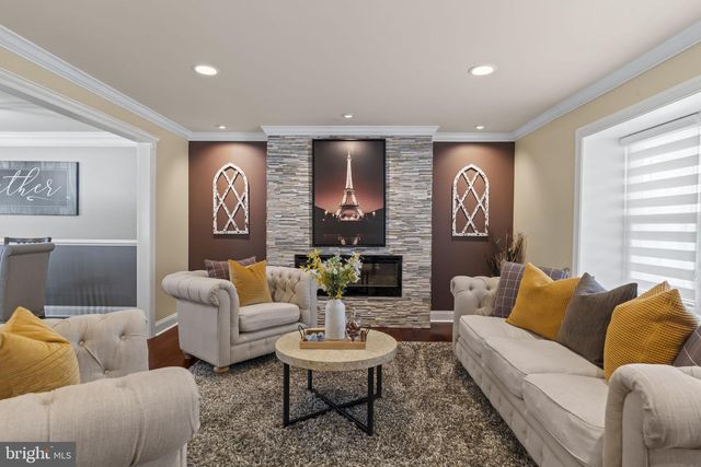 190 WESTOVER DR, Delran, NJ 08075