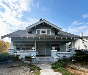 1040 W 45th Street, Los Angeles, CA 90037