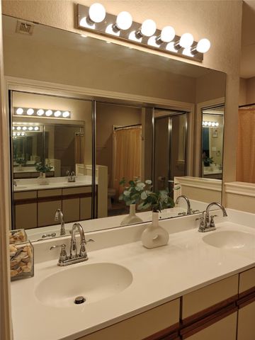 5309 San Mateo Court, Arlington, TX 76017