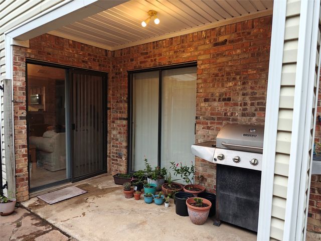 5309 San Mateo Court, Arlington, TX 76017