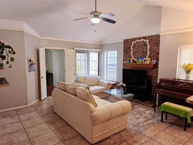 5309 San Mateo Court, Arlington, TX 76017