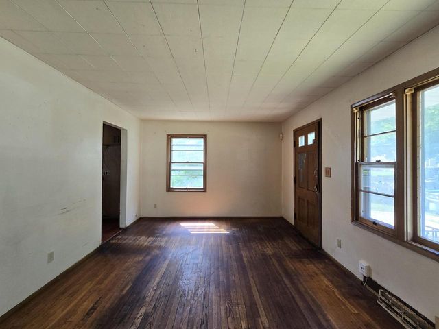 2939 W Carmen AVENUE, Milwaukee, WI 53209