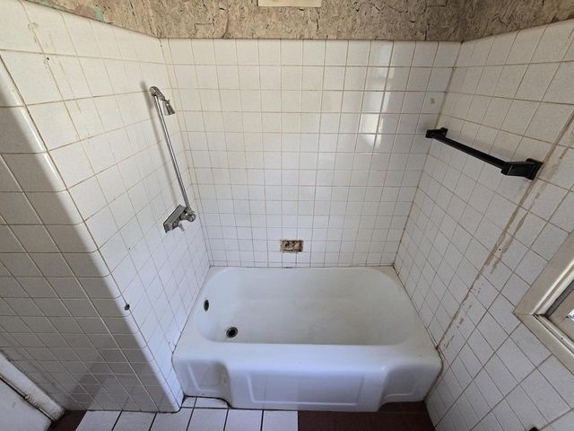 2939 W Carmen AVENUE, Milwaukee, WI 53209