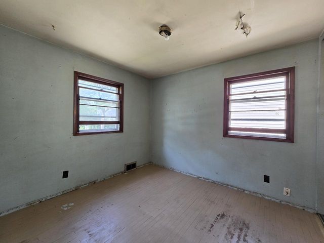 2939 W Carmen AVENUE, Milwaukee, WI 53209
