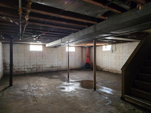 2939 W Carmen AVENUE, Milwaukee, WI 53209