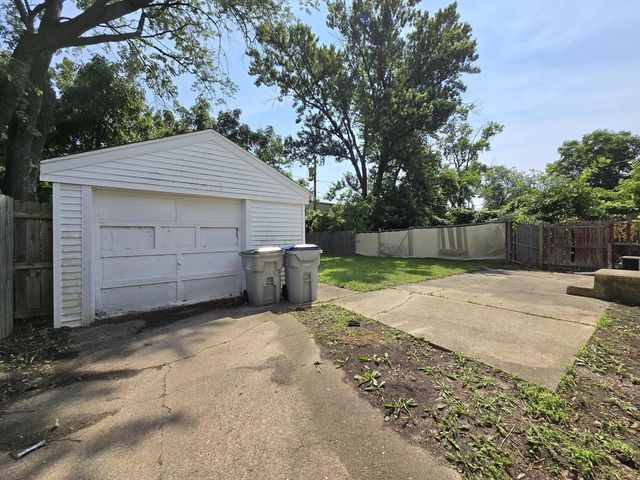 2939 W Carmen AVENUE, Milwaukee, WI 53209