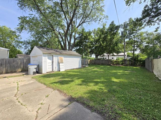 2939 W Carmen AVENUE, Milwaukee, WI 53209