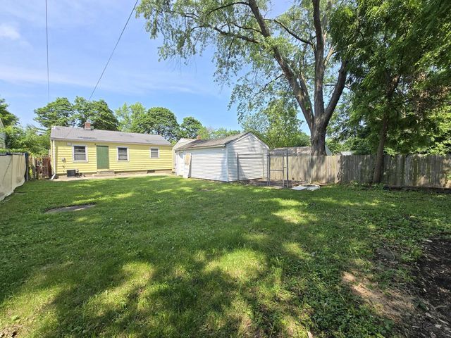 2939 W Carmen AVENUE, Milwaukee, WI 53209