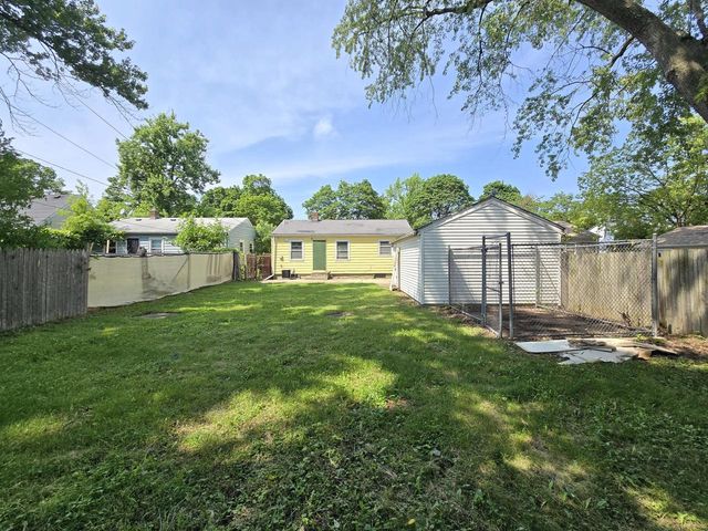 2939 W Carmen AVENUE, Milwaukee, WI 53209