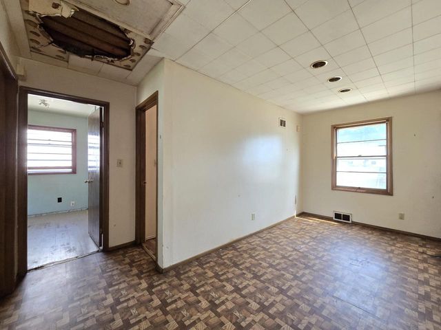 2939 W Carmen AVENUE, Milwaukee, WI 53209