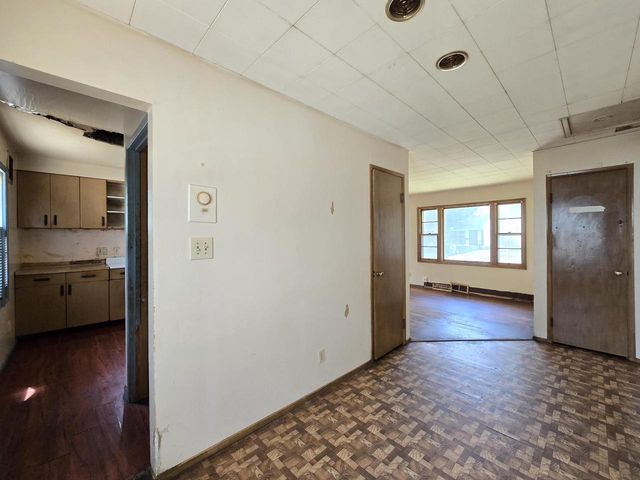 2939 W Carmen AVENUE, Milwaukee, WI 53209