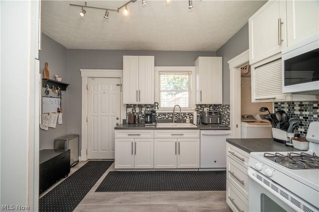 124 Hartzell Avenue, Niles, OH 44446