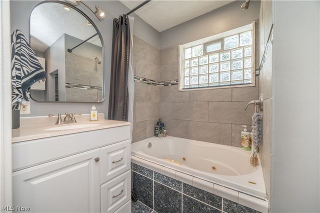 124 Hartzell Avenue, Niles, OH 44446