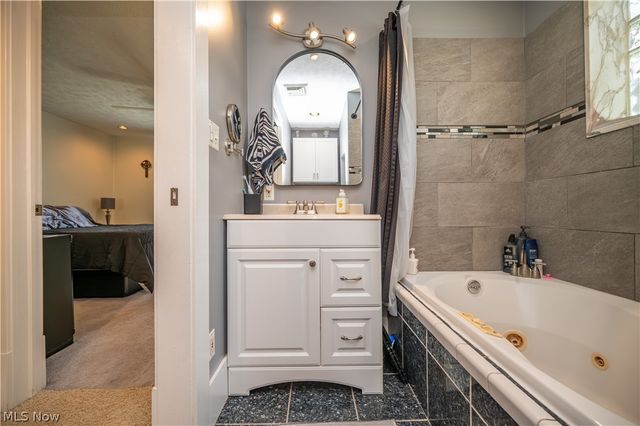 124 Hartzell Avenue, Niles, OH 44446