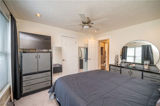 124 Hartzell Avenue, Niles, OH 44446