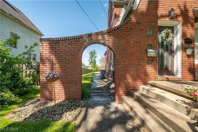 124 Hartzell Avenue, Niles, OH 44446