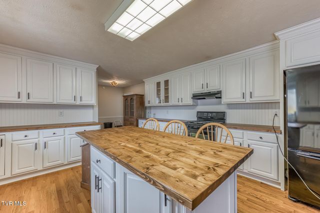 306 Burley Shouns Lane, Mountain City, TN 37683