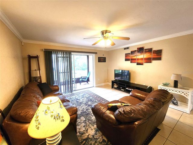 2720 HIDDEN LAKE BOULEVARD B, Sarasota, FL 34237