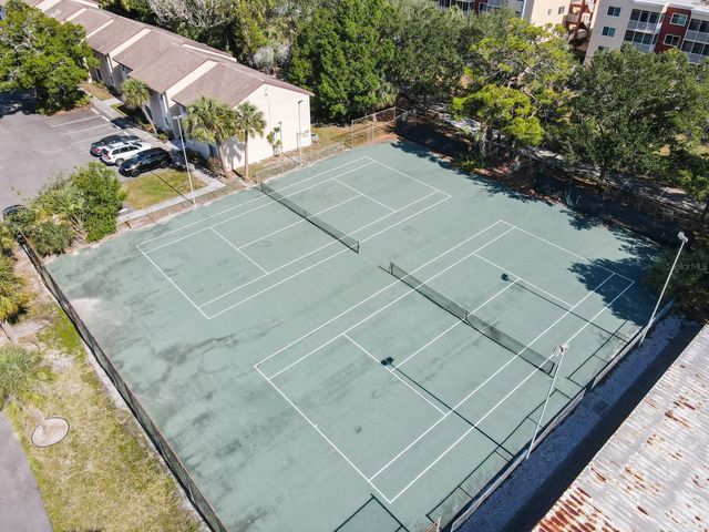 2720 HIDDEN LAKE BOULEVARD B, Sarasota, FL 34237