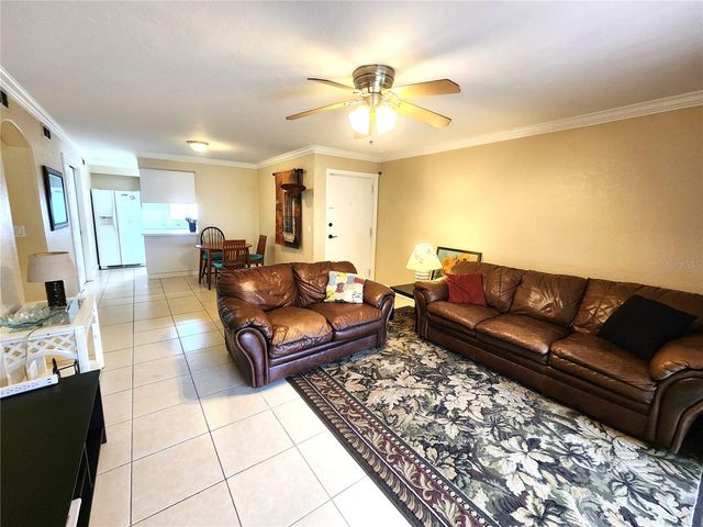 2720 HIDDEN LAKE BOULEVARD B, Sarasota, FL 34237