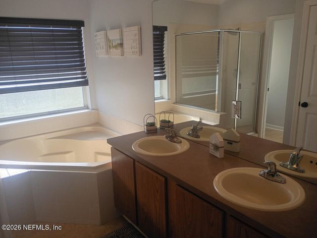 694 CHERRY BARK Drive, Jacksonville, FL 32218