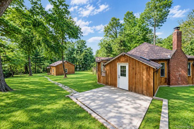 5 Jacobs Lane, Wading River, NY 11792