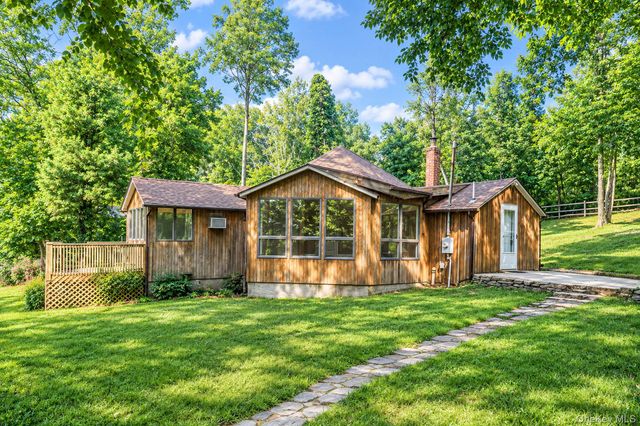 5 Jacobs Lane, Wading River, NY 11792